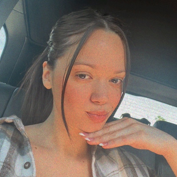 Meet Your Seller/Buyer 💕 - Picture 1 of 4